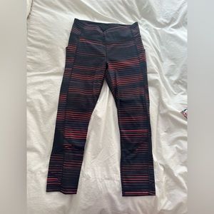 Lulu Lemon Pace Revival cropped leggings. Size 4